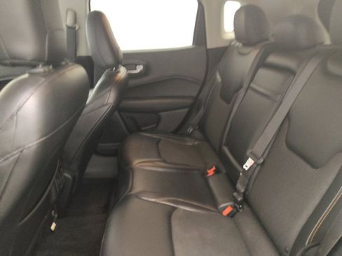 Used 2018 Jeep Compass Latitude w/ Popular Equipment Group AWD/4WD image 18