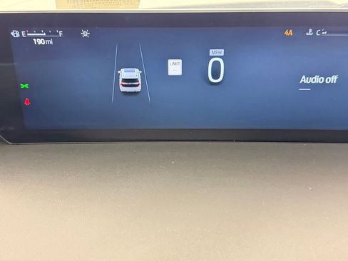 Used 2025 Ford Expedition Platinum w/ Driver's Package AWD/4WD image 15
