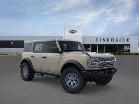 New 2025 Ford Bronco Badlands image 7