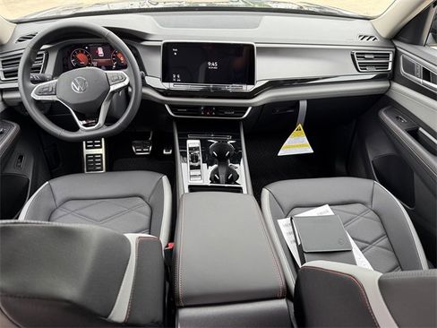 Certified 2025 Volkswagen Atlas Peak Edition SE image 21