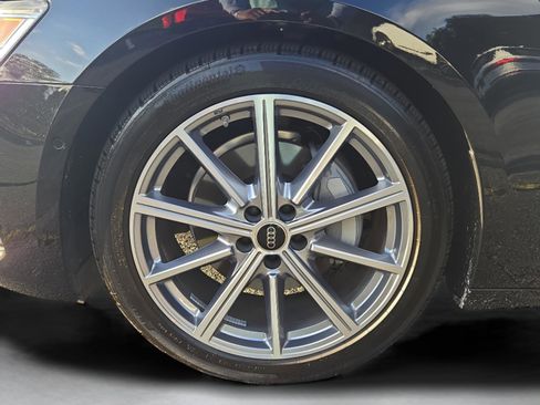 Used 2025 Audi A6 2.0T Premium image 11