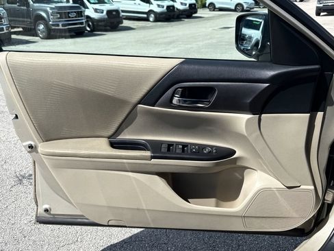 Used 2014 Honda Accord LX image 11