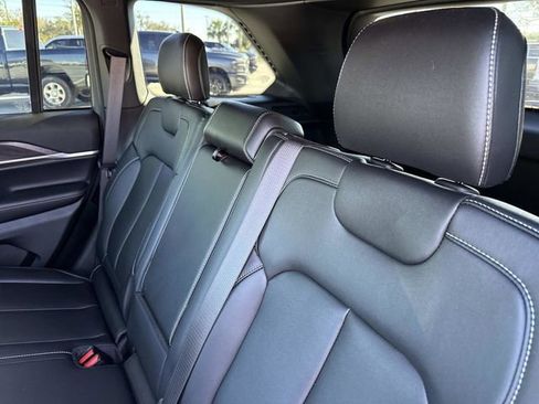 Used 2025 Jeep Grand Cherokee Limited w/ Trailer Tow Package image 11