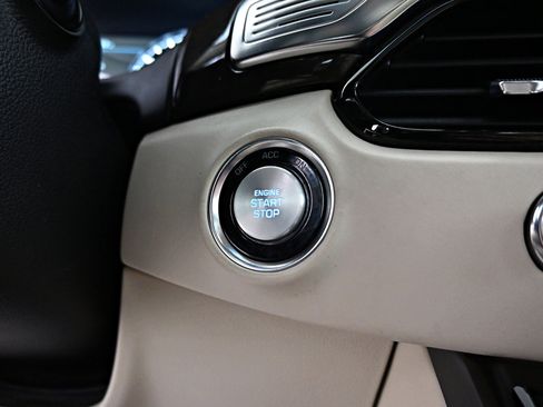 Used 2018 Genesis G90 5.0 Ultimate image 12