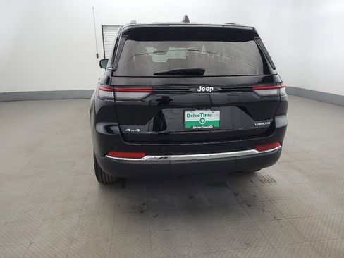 Used 2023 Jeep Grand Cherokee Laredo AWD/4WD image 6