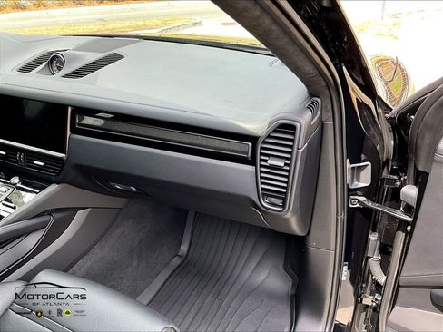 Used 2022 Porsche Cayenne Turbo GT image 16