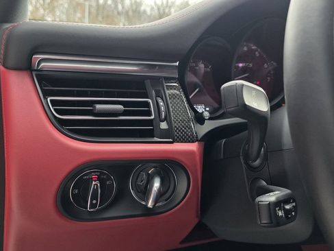 Certified 2025 Porsche Macan GTS image 23