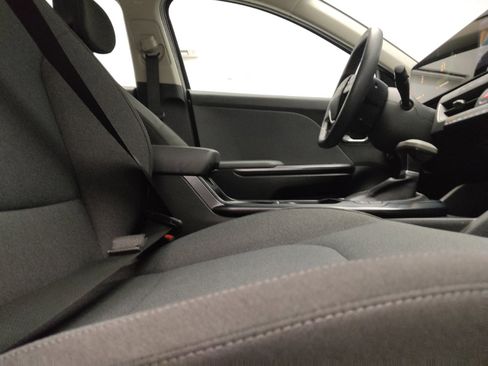 Used 2025 Kia K4 FWD image 21