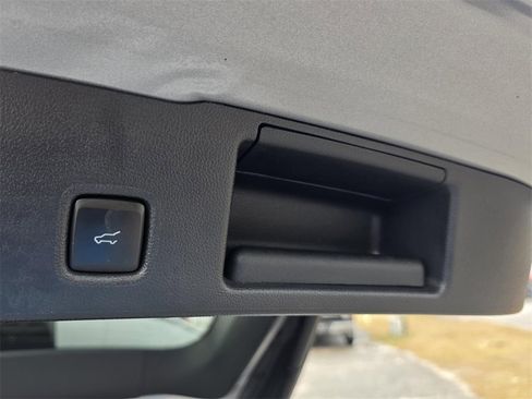 Used 2024 Ford Escape ST-Line image 12