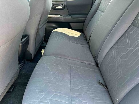 Used 2018 Toyota Tacoma TRD Off-Road RWD image 18
