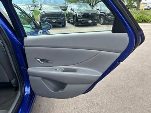 Used 2024 Hyundai Elantra SEL FWD image 12