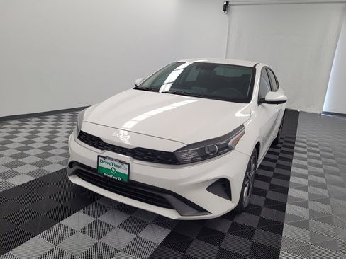 Used 2022 Kia Forte LXS image 15