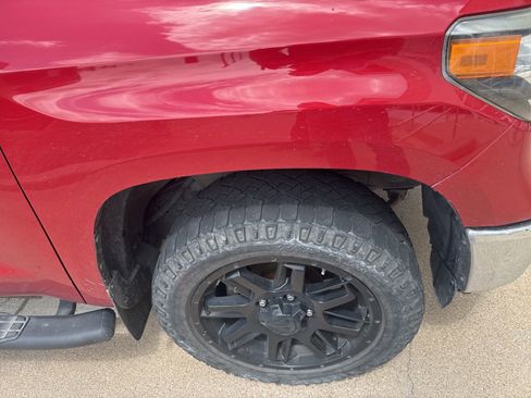 Used 2021 Toyota Tundra SR5 w/ SR5 Leather Package image 5