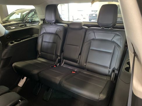 New 2026 Lincoln Navigator Reserve image 14