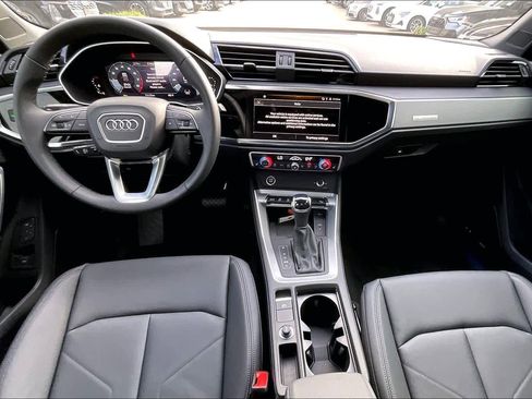 New 2025 Audi Q3 2.0T Premium image 5