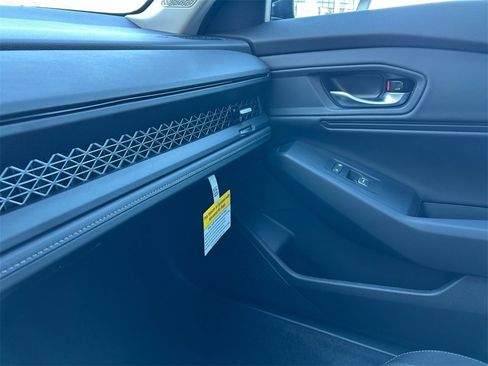 New 2025 Honda Accord SE image 24