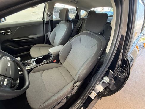 Used 2025 Kia K4 LXS image 35