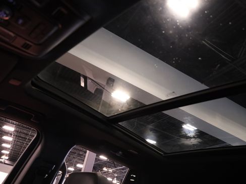 Used 2022 Chevrolet Tahoe RST w/ Luxury Package image 32