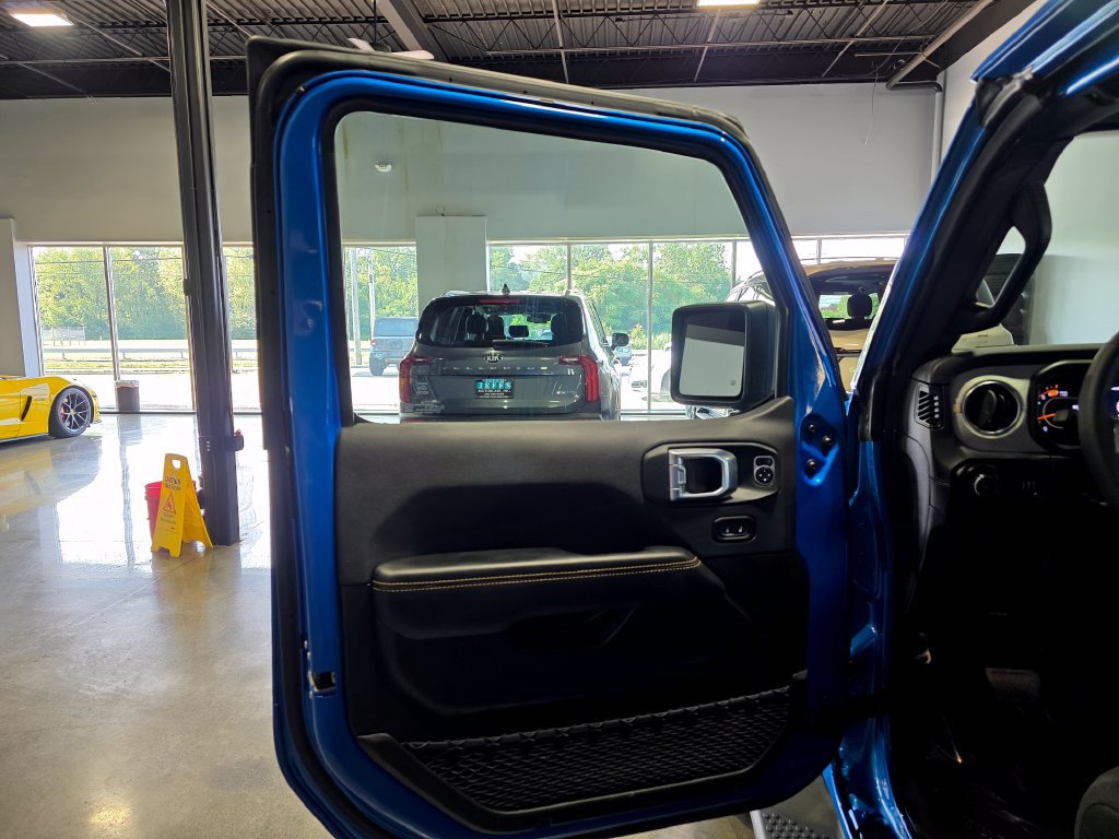 Used 2024 Jeep Wrangler Unlimited Sahara w/ Technology Group AWD/4WD image 13