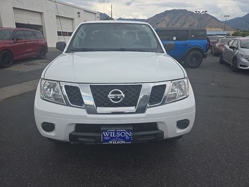 Used 2018 Nissan Frontier SV AWD/4WD image 3