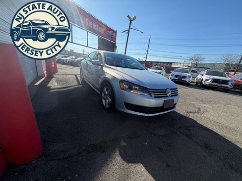 Used 2012 Volkswagen Passat 2.5 SE FWD image 9