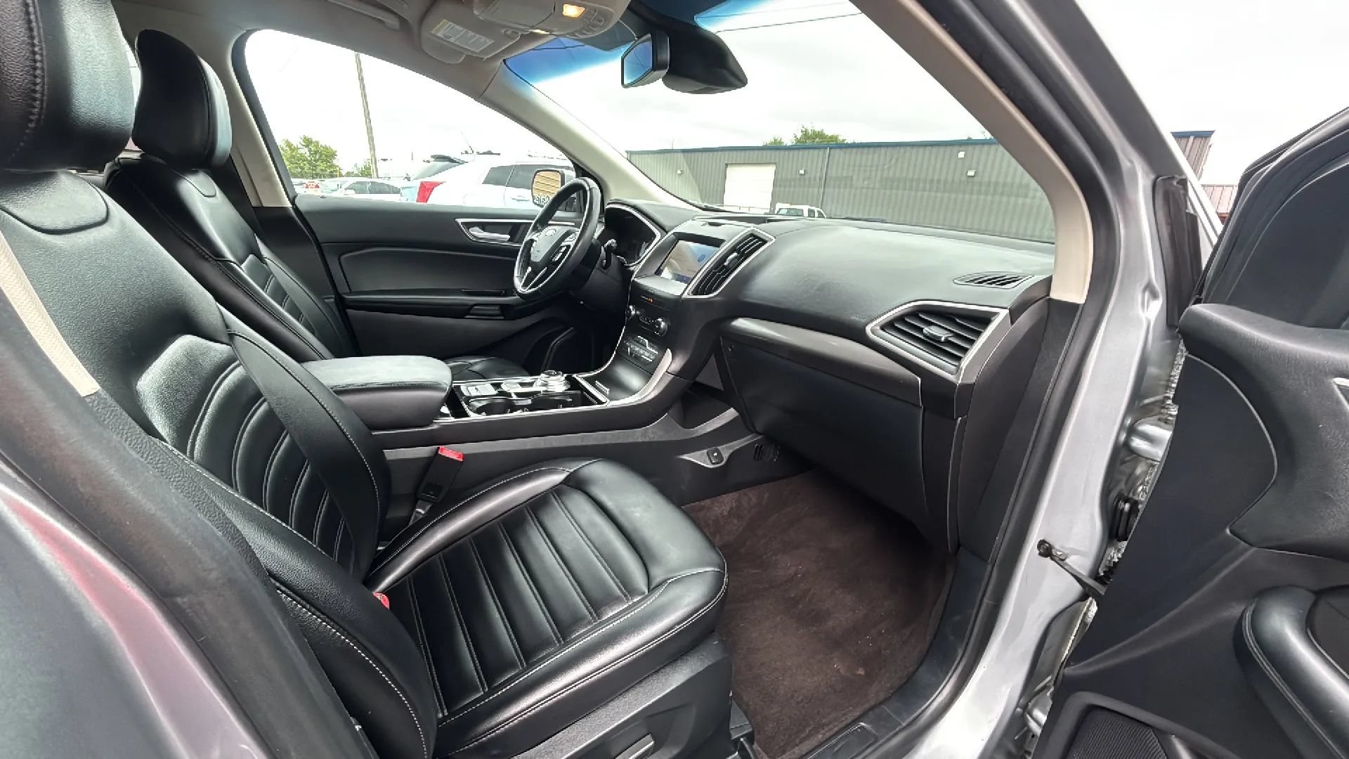 Used 2020 Ford Edge SEL FWD image 30