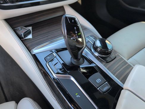 Used 2018 BMW M550i xDrive AWD/4WD image 19