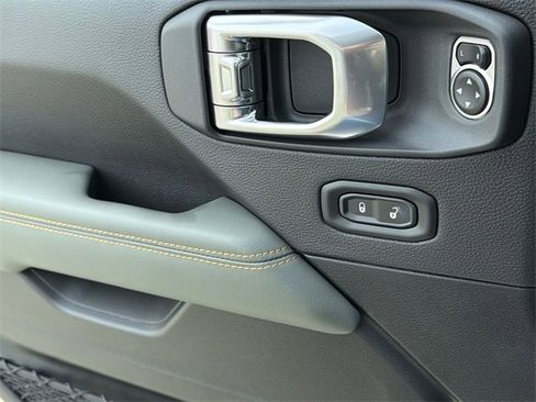 New 2026 Jeep Gladiator Mojave image 32