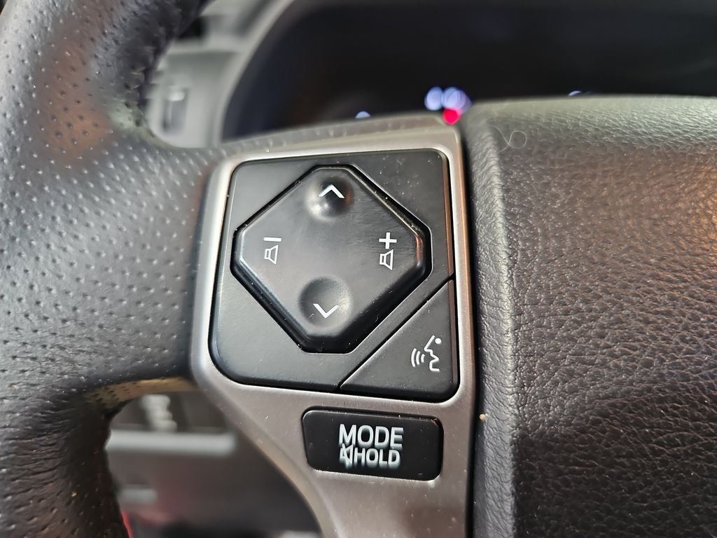 Used 2020 Toyota 4Runner SR5 Premium w/ Moonroof Package AWD/4WD image 19