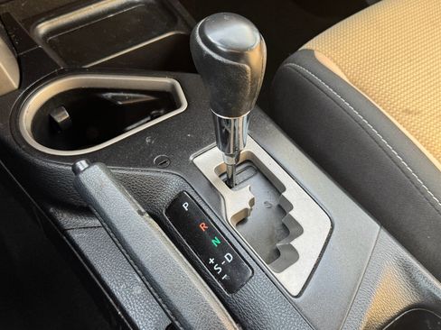 Used 2018 Toyota RAV4 XLE image 18