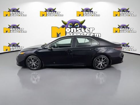Used 2024 Toyota Camry XLE FWD image 8