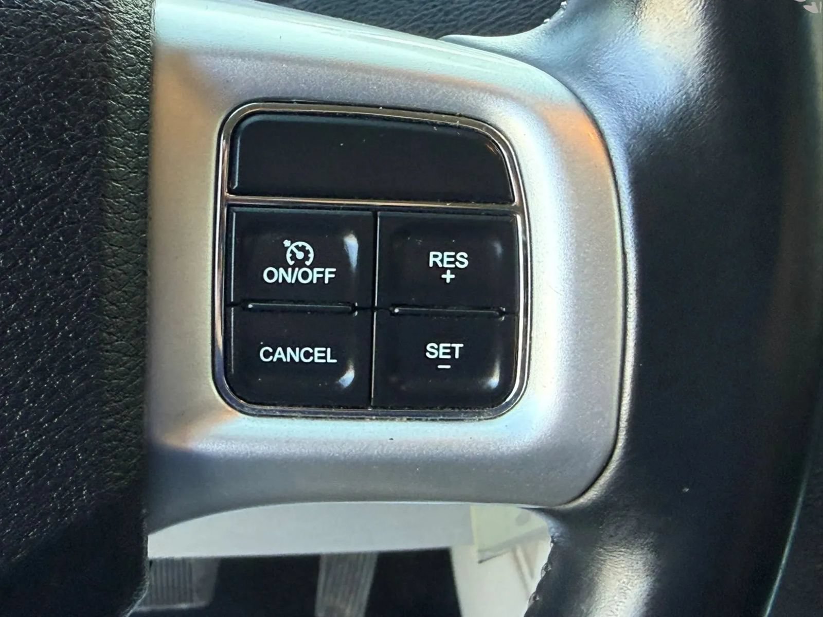 Used 2015 Dodge Grand Caravan American Value Package w/ UConnect Hands-Free Group FWD image 25