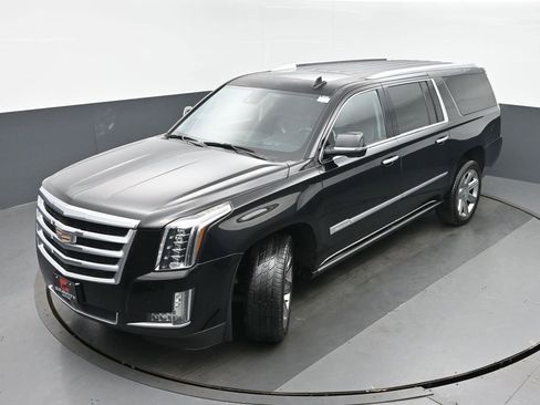 Used 2020 Cadillac Escalade ESV Premium Luxury image 34