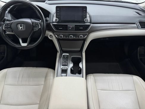 Used 2021 Honda Accord Touring image 2