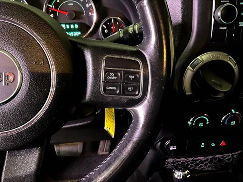 Used 2017 Jeep Wrangler Sport AWD/4WD image 12