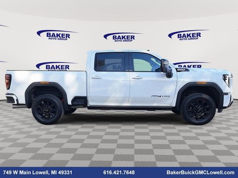 Used 2024 GMC Sierra 3500 AT4 image 4