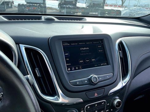 Used 2019 Chevrolet Equinox LT image 22