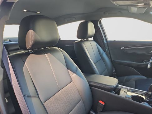 Used 2016 Chevrolet Impala LT FWD image 17