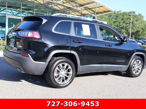 Used 2021 Jeep Cherokee Latitude Lux w/ Comfort/Convenience Group FWD image 8