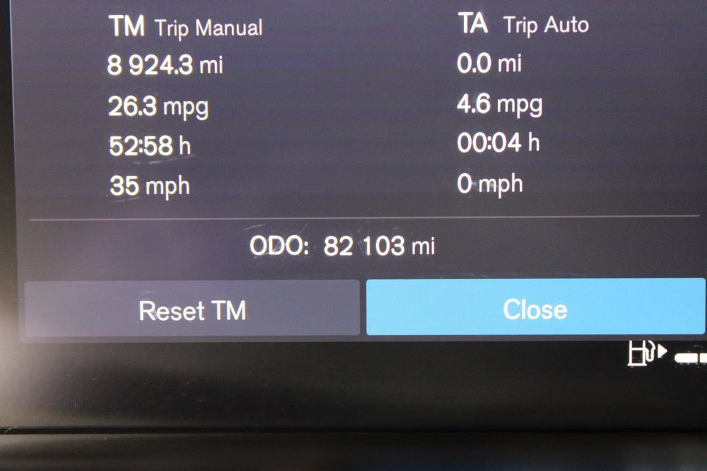 Used 2024 Volvo XC60 B5 Plus AWD/4WD image 11