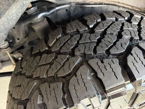 Used 2019 Toyota 4Runner SR5 AWD/4WD image 28