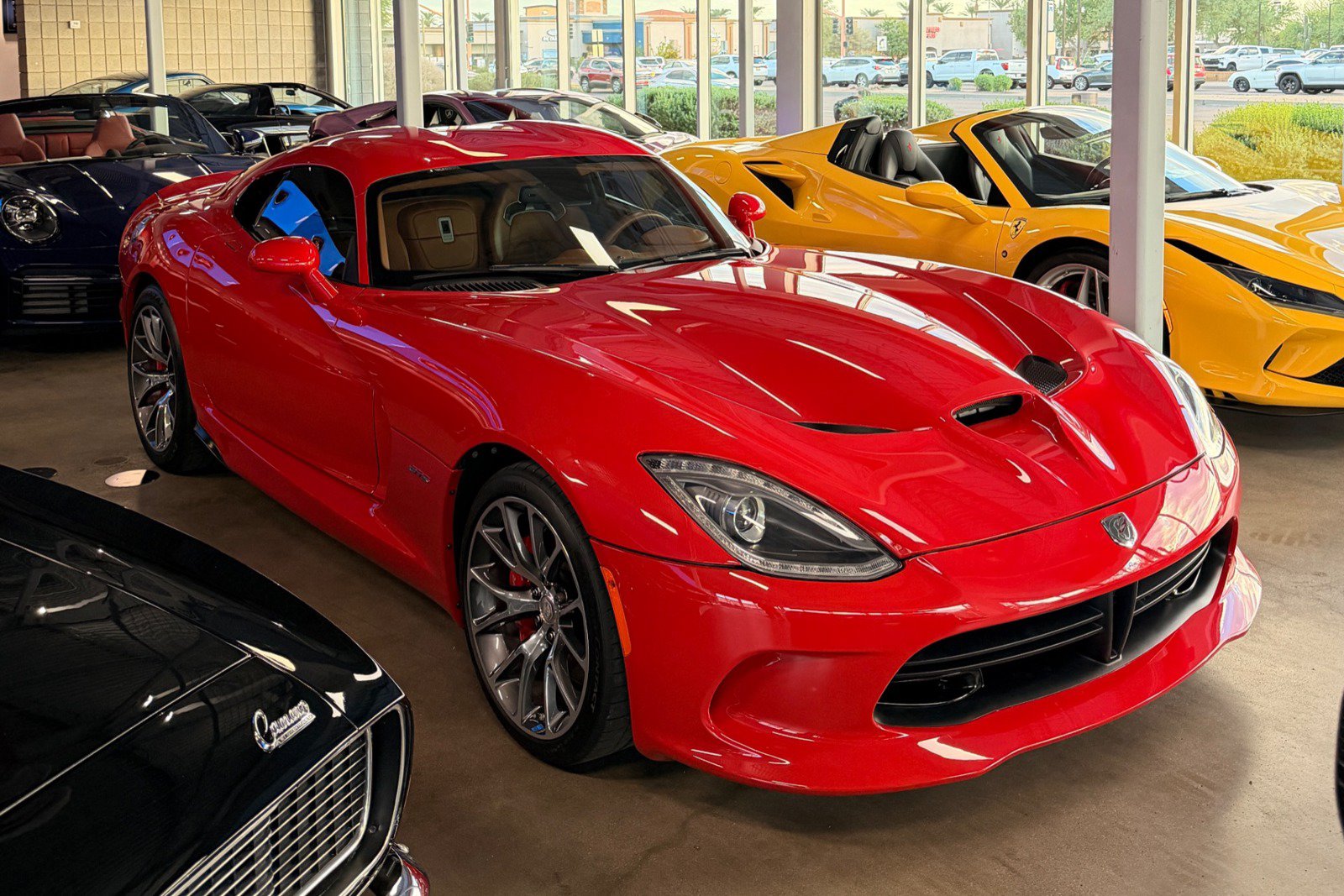 Used 2013 SRT Viper GTS w/ GTS Laguna Interior Pkg RWD image 9