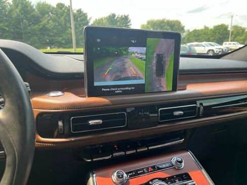 Used 2020 Lincoln Aviator Reserve w/ Equipment Group 201A RWD image 17
