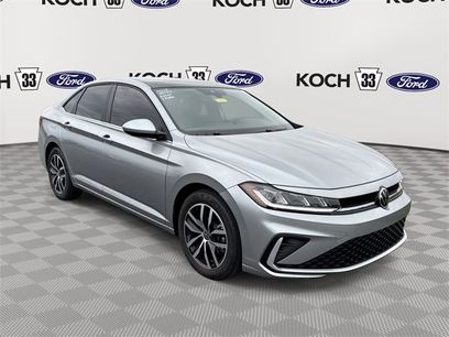 Used 2025 Volkswagen Jetta SE w/ Sunroof Package