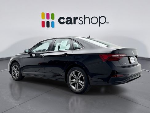 Used 2023 Volkswagen Jetta SE FWD image 3