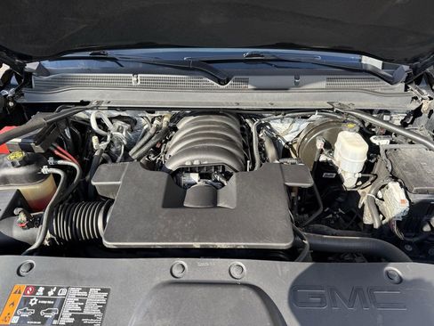 Used 2018 GMC Yukon Denali image 11