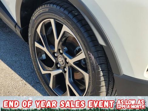 Used 2020 Toyota C-HR XLE image 7