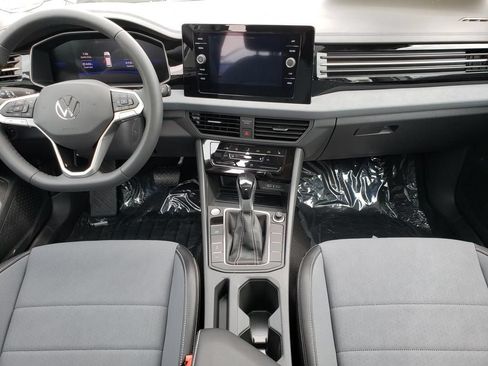 New 2026 Volkswagen Jetta SE FWD image 9