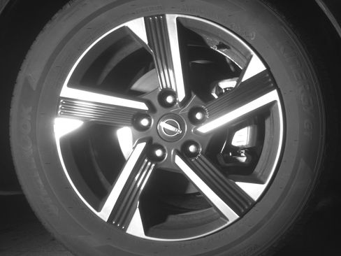 Used 2025 Nissan Sentra SV FWD image 13