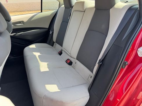 Used 2021 Toyota Corolla LE image 18